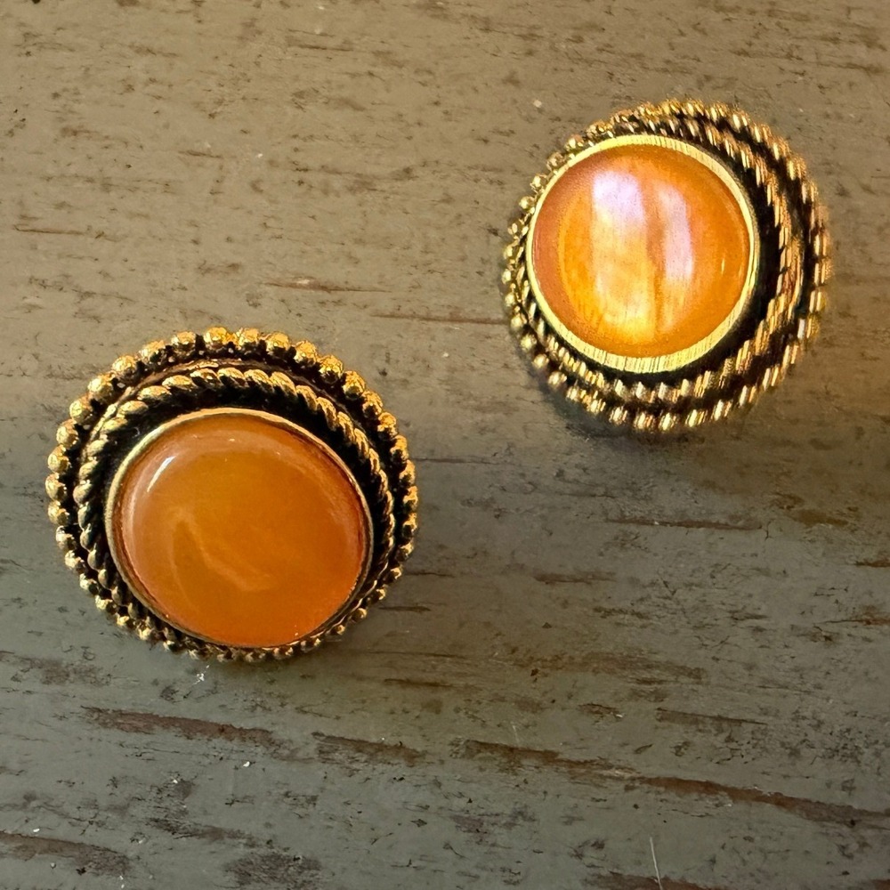 Vintage Avon Gold Tone Orange Cabochon Rope Border Stud Earrings Retro Classic